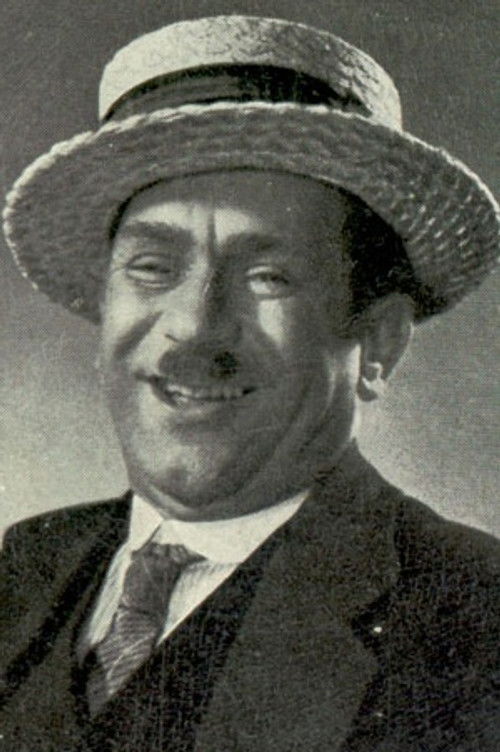 Kurt Lilien as Chauffeur Kremke