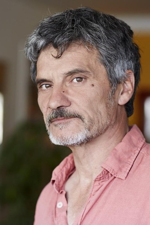 Bernard Blancan as Michel, le voisin de Francis