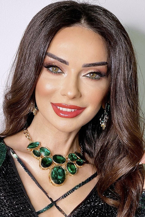 Manana Japharidze as müğənni