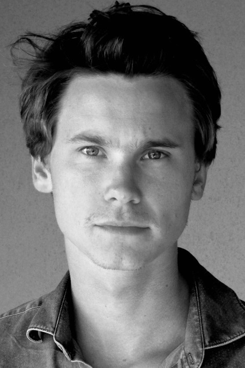 Baptiste Bertin as Sébastien