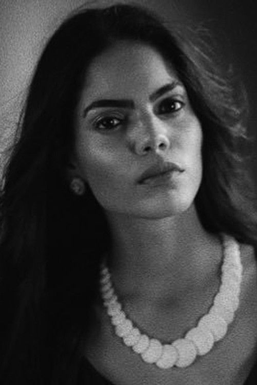 Marina Amorim as Ananda