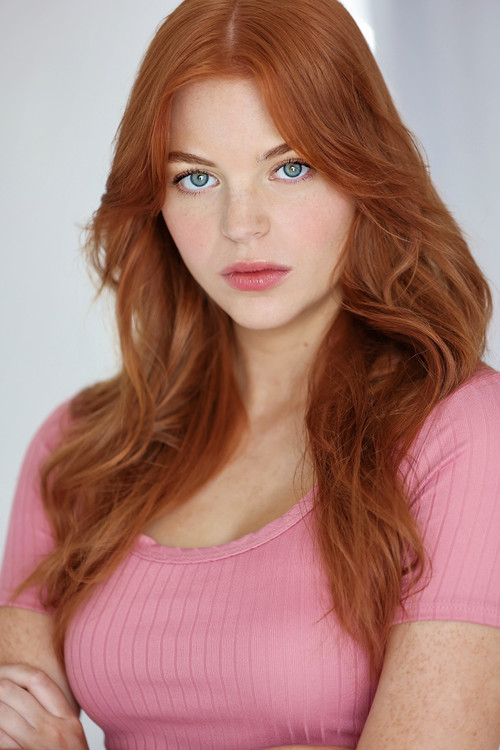 Anna Pena as Taylor Maddox