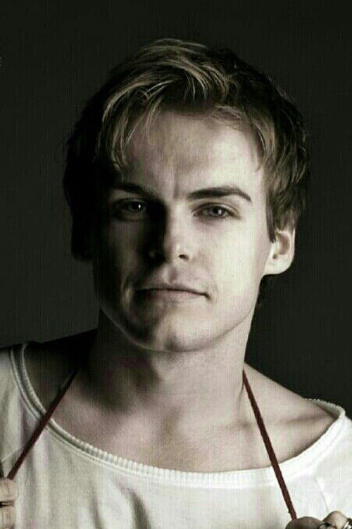 Landher Iturbe as Self