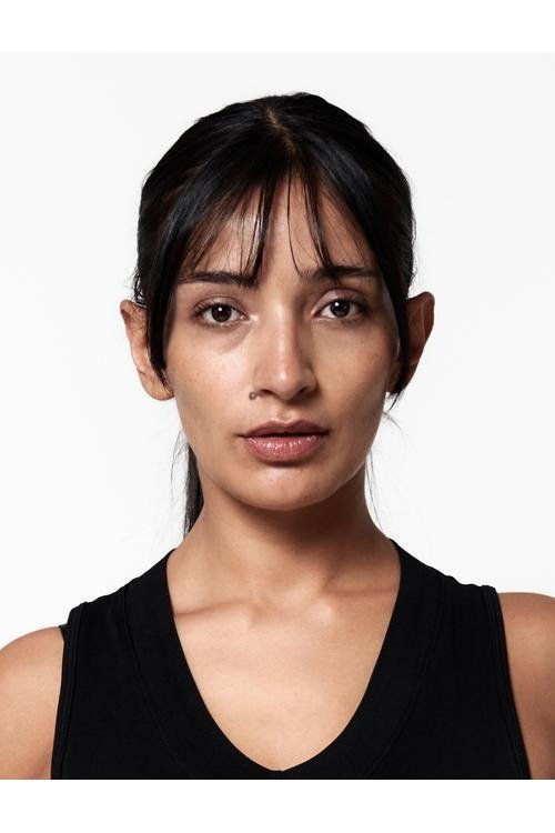 Yasna Rídez as Aurora