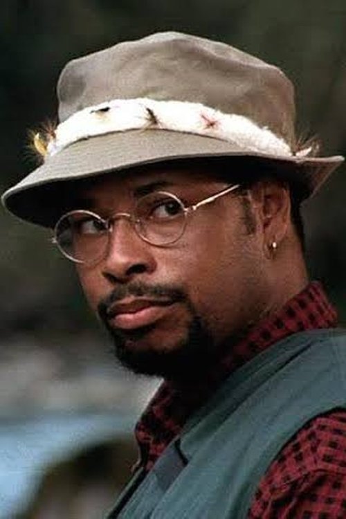 Richard Cummings Jr. as Rooftop Guard