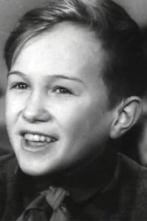 Arkady Iskandyarov as Lukashkin