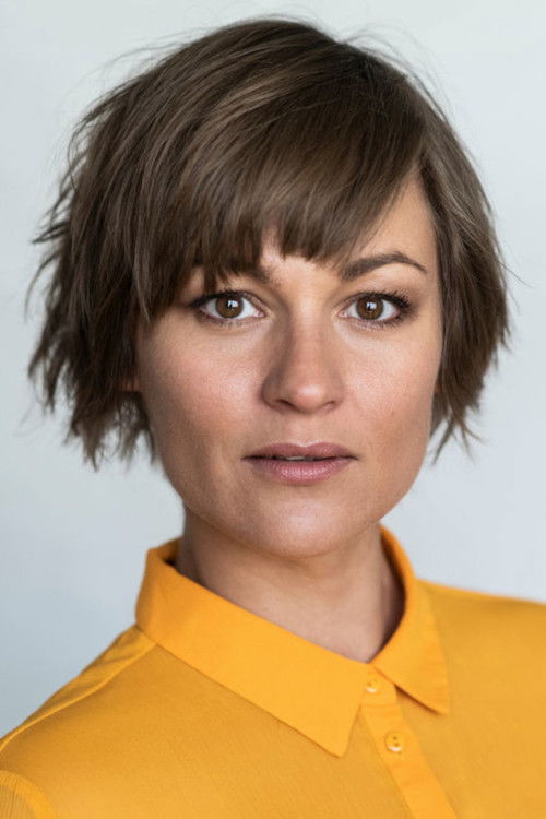 Maxi Geithner as Schaffnerin