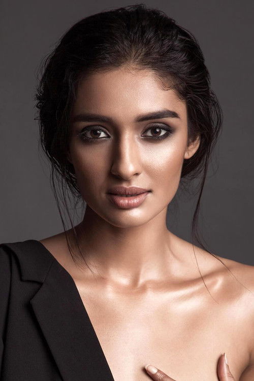 Dayana Erappa as Chaaya Ethiraj