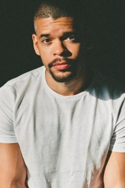 Felipe Velozo as Marlon