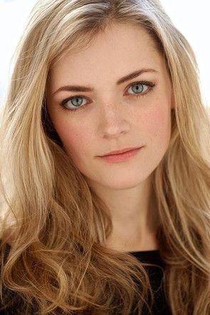 Lexi Lapp as Abby Smythe