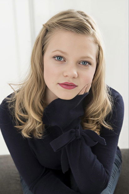 Elise Jones as Young Amy