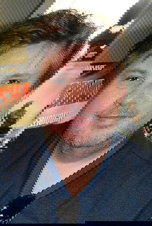 Emile Edwin Smith as Radio Operator MacReady