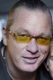 Lars Bjarke as Bouncer