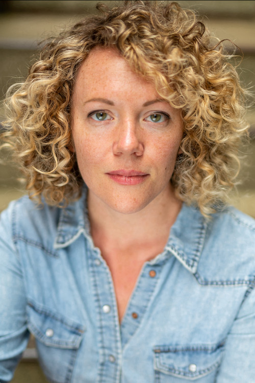 Courtney Abbott as Lauren Chambers