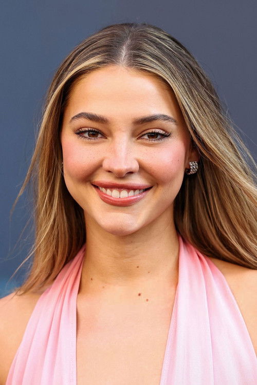 Madelyn Cline as Chloe