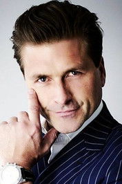 Martin Juncher as Sig selv