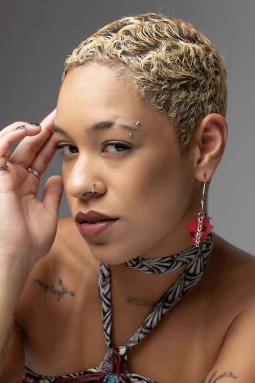 Jamilly Lopes as Girl