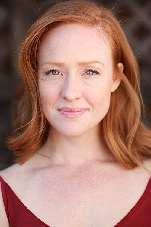 Cassie Ray as Amanda