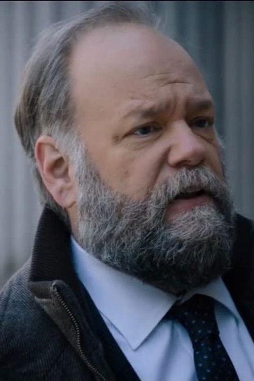 Brian Keane as Fred Richards-Dean