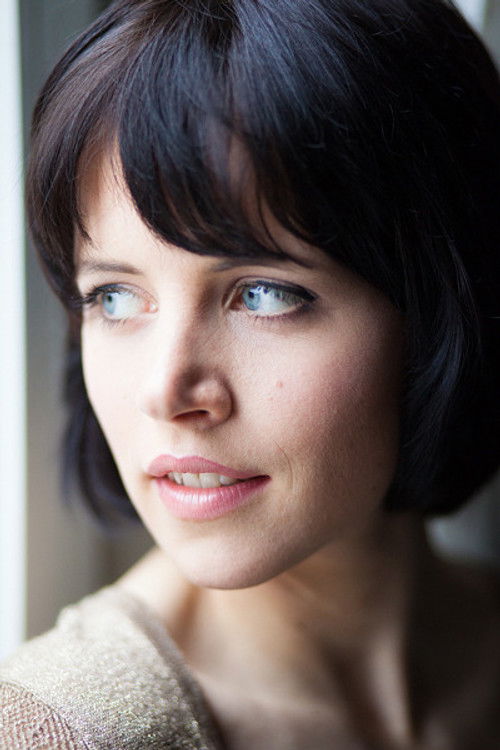 Kika Schmitz as Rechtsextreme