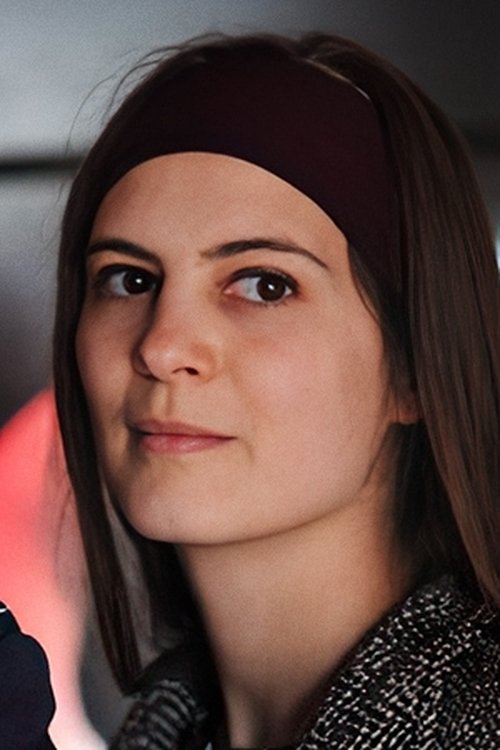 Jeanne Delafosse as Élise