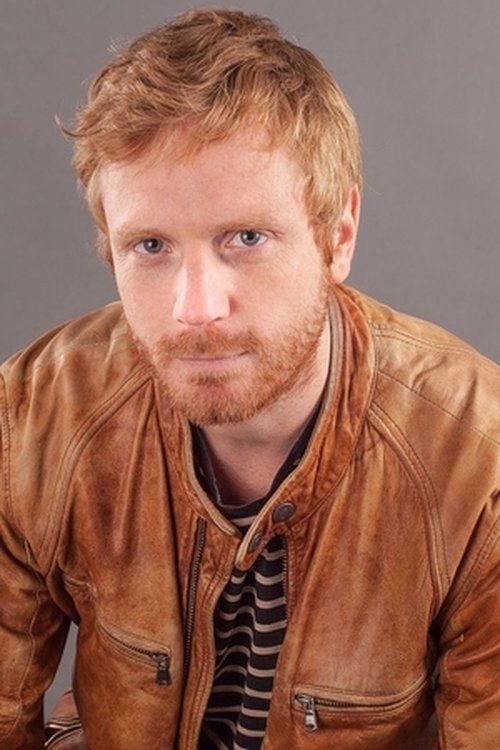 Yannis Bougeard as L'homme qui a son avis sur les fiancés de Viveka