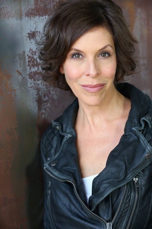 Paige Morrow Kimball as Gorgeous Woman