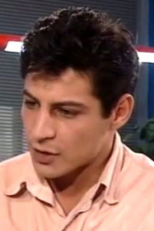 Giannis Nezis as Γιάννης