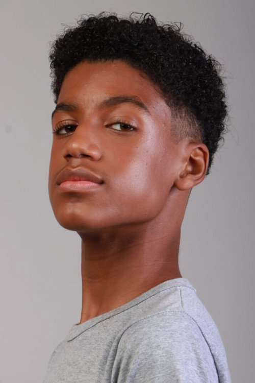 Enzo Ignácio as Tom