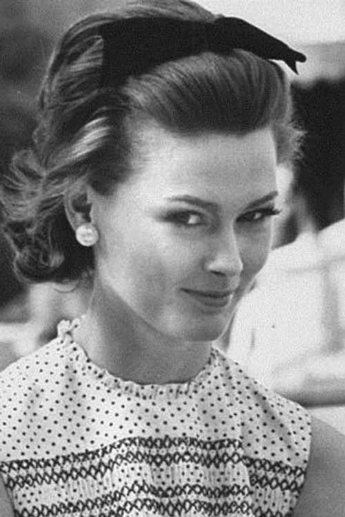 Maria Gudy as Anne Pinaud