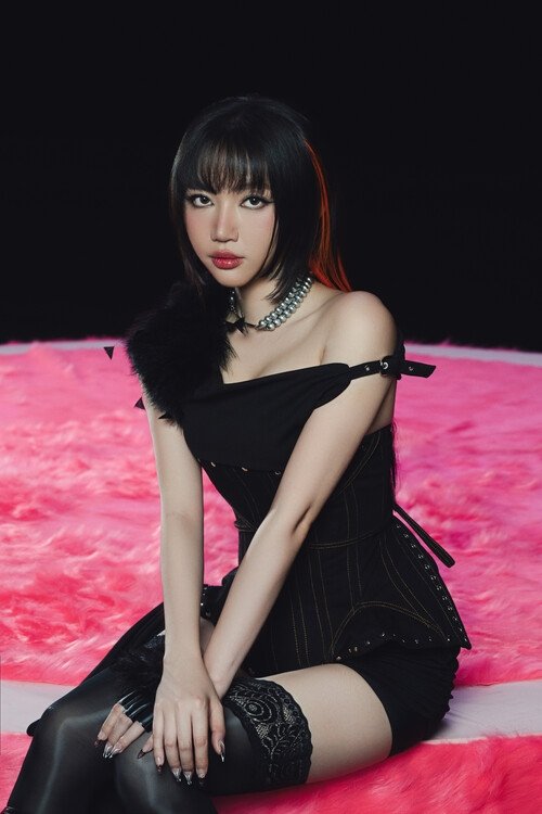 Orange as Self - Contestant