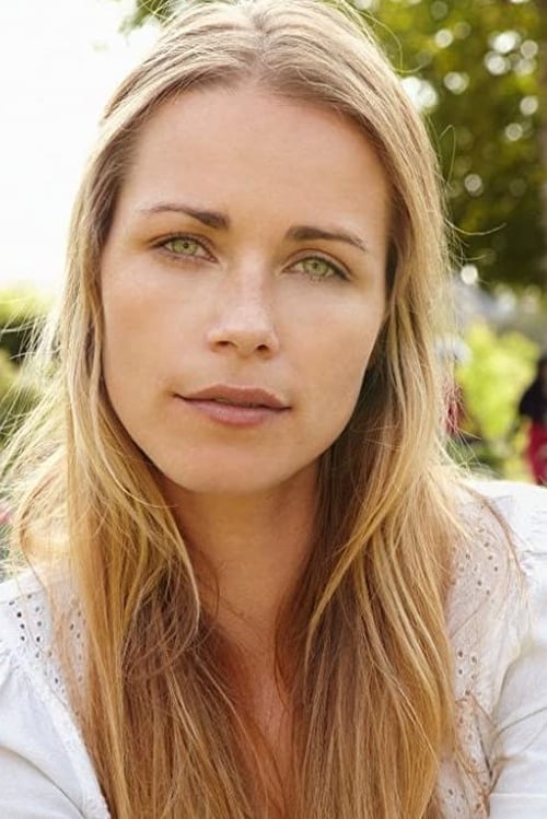 Tine Stapelfeldt as Danae