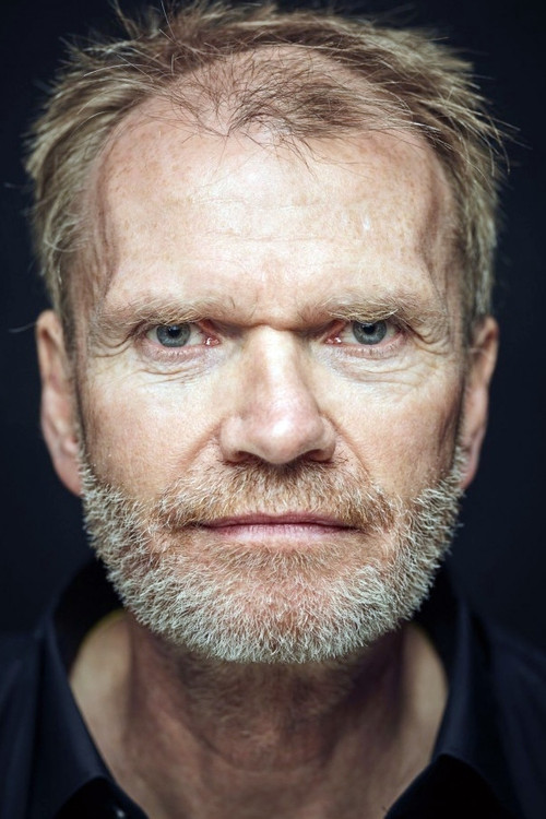 Michael Witte as Gustav