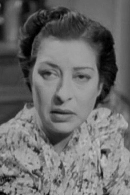 Latifa Nazmy as سنية - زوجة حسنى بك