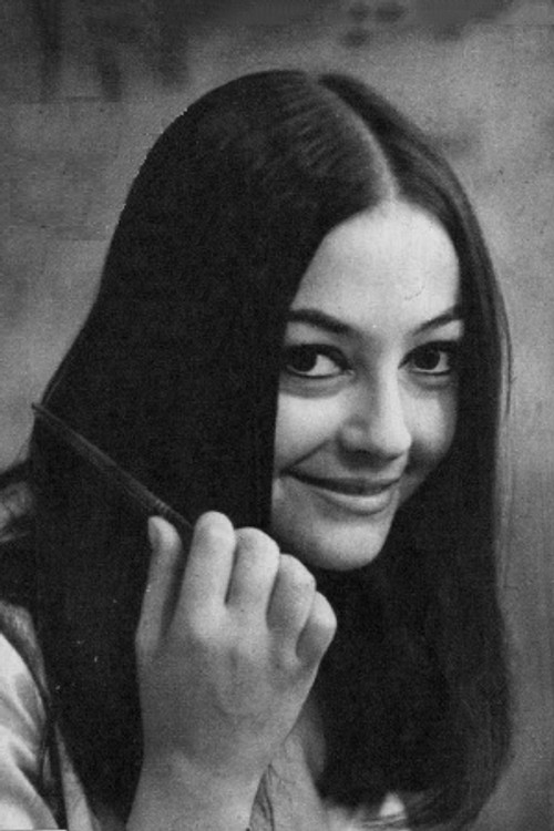 Patricia Guzmán as Elvia Díaz