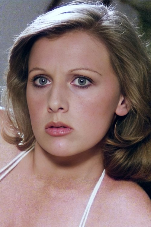 Sofia Dionisio as Analyst