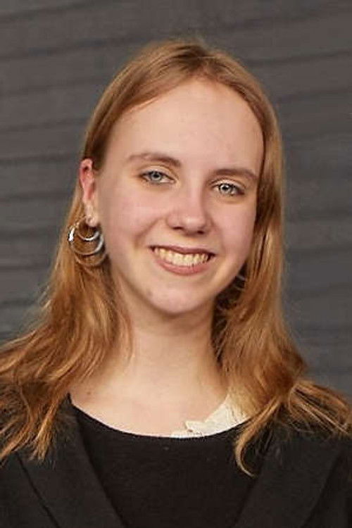 Lila Vasina as Daughter