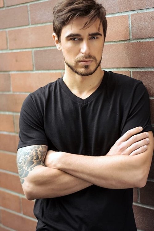 Kyle Glenn Thomas as Lion Tribe #9 (uncredited)