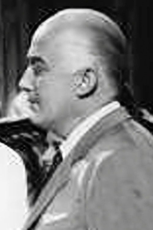 Víctor Martucci as 