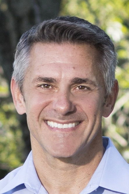 Luis Albert Acevedo Jr. as Prison guard