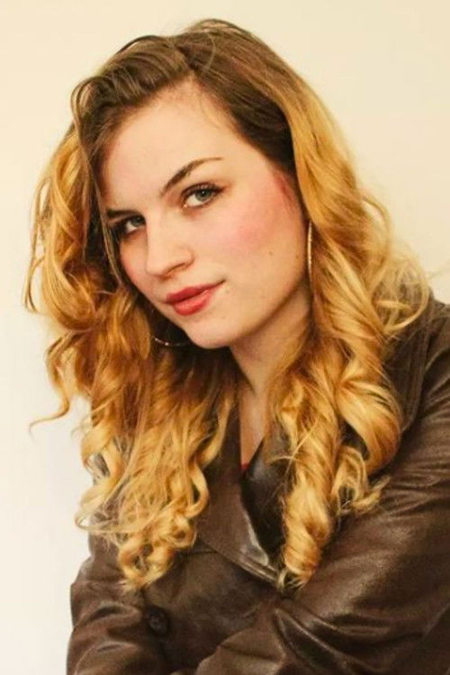 Samara O'Gorman as Carrie Connelly - News Reporter