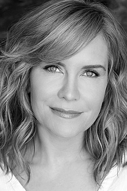 Heidi Dippold as Stephanie Singleton