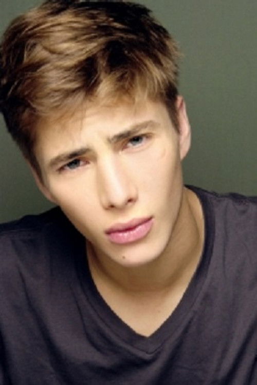 Lou-Nil Font as Frédéric Monot