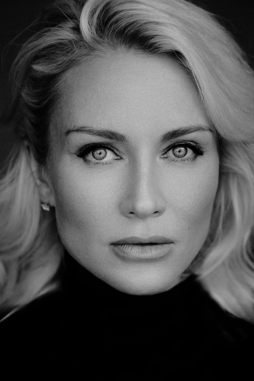 Katya Gordon as journalist