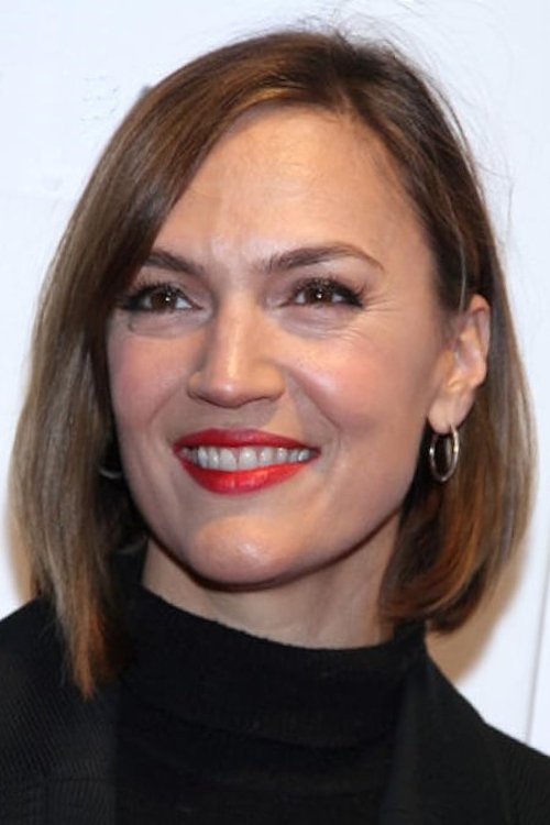 Lesley Fera as Stacey