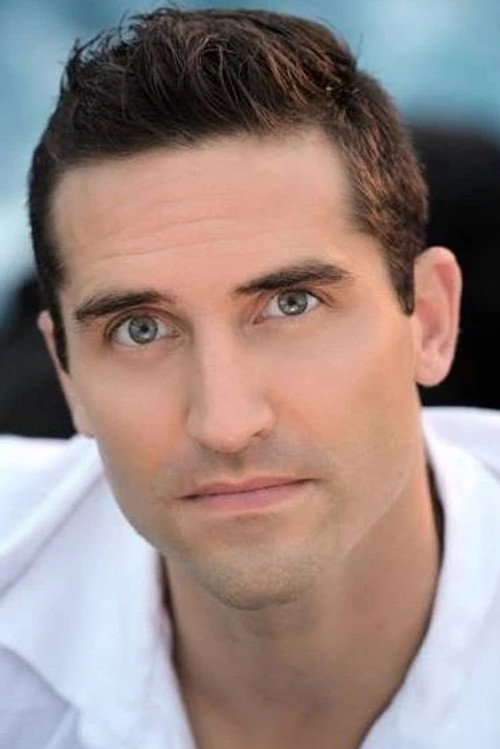 Adrian Hein as Commando