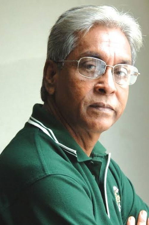 Chashi Nazrul Islam as Kobiraj