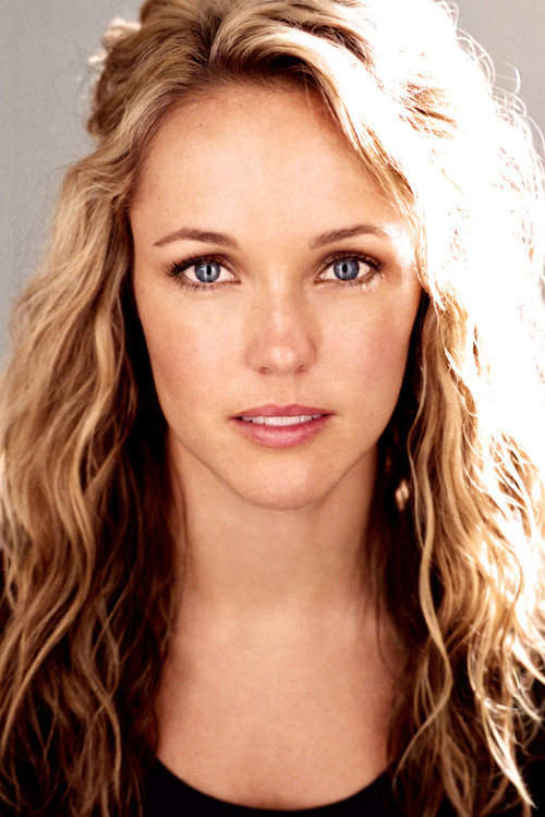 Brianne Moncrief as Elizabeth