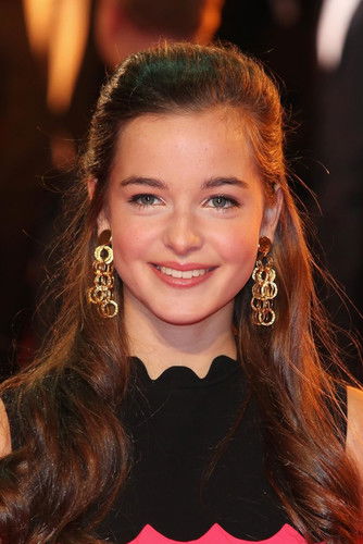 Celine Buckens as Doris