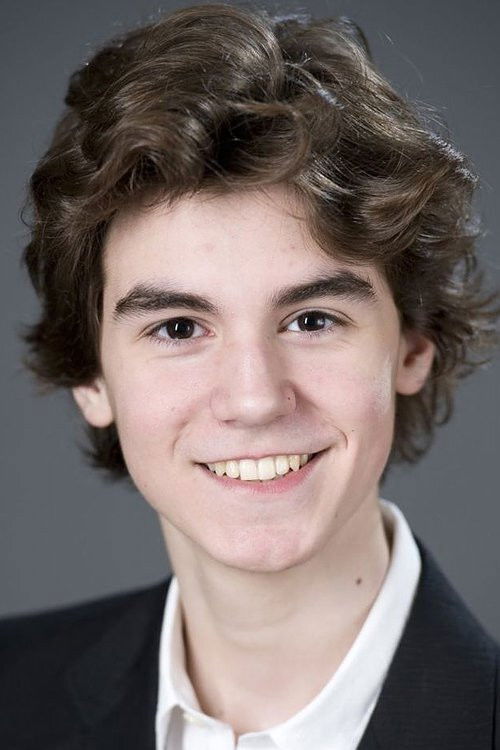 Raphaël Grenier-Benoît as Olivier Parent